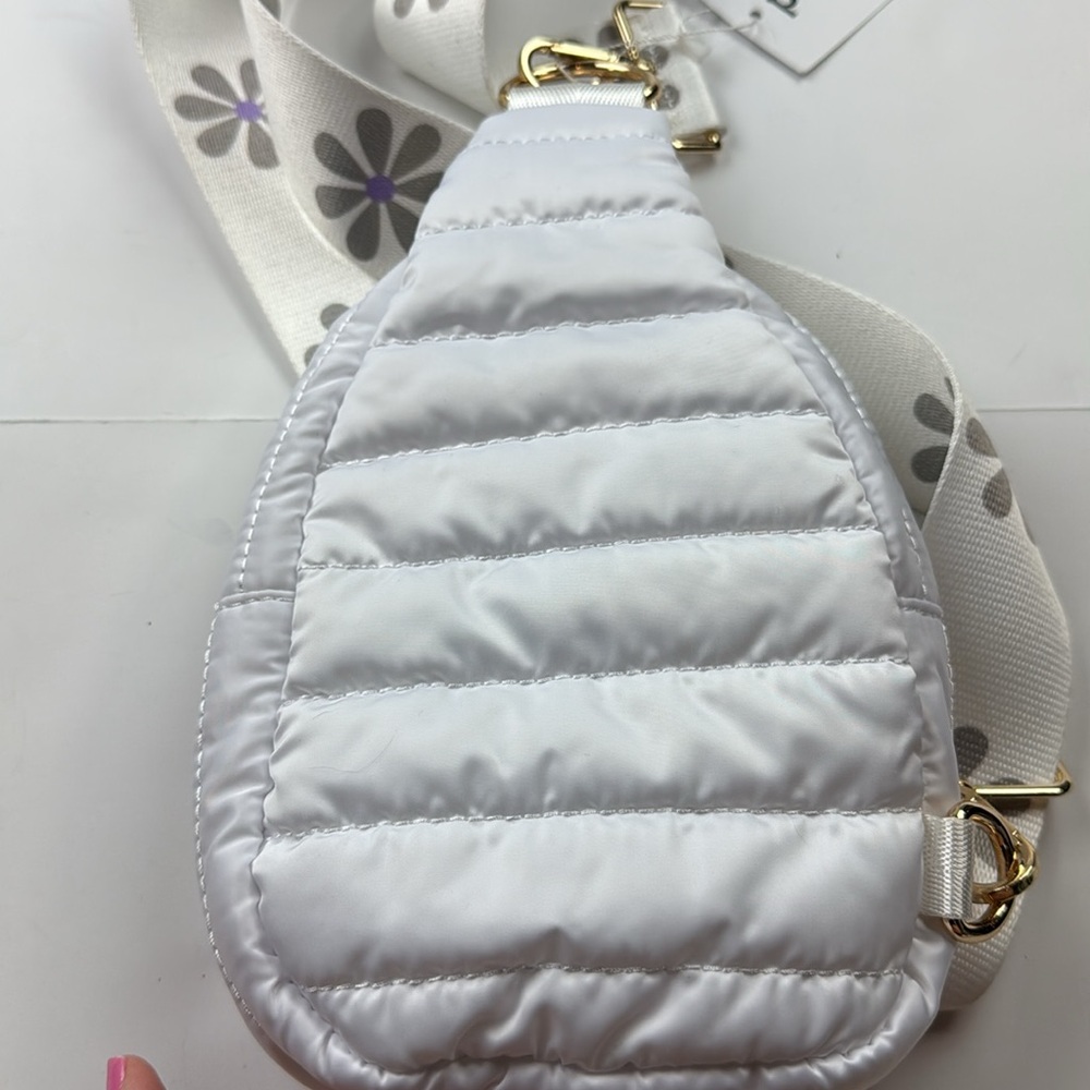 NWT New White Quilted Puffer crossbody bag with Strap - Picture 7 of 12